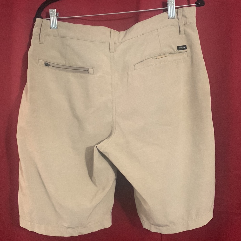 Shorts - Picture 2 of 3